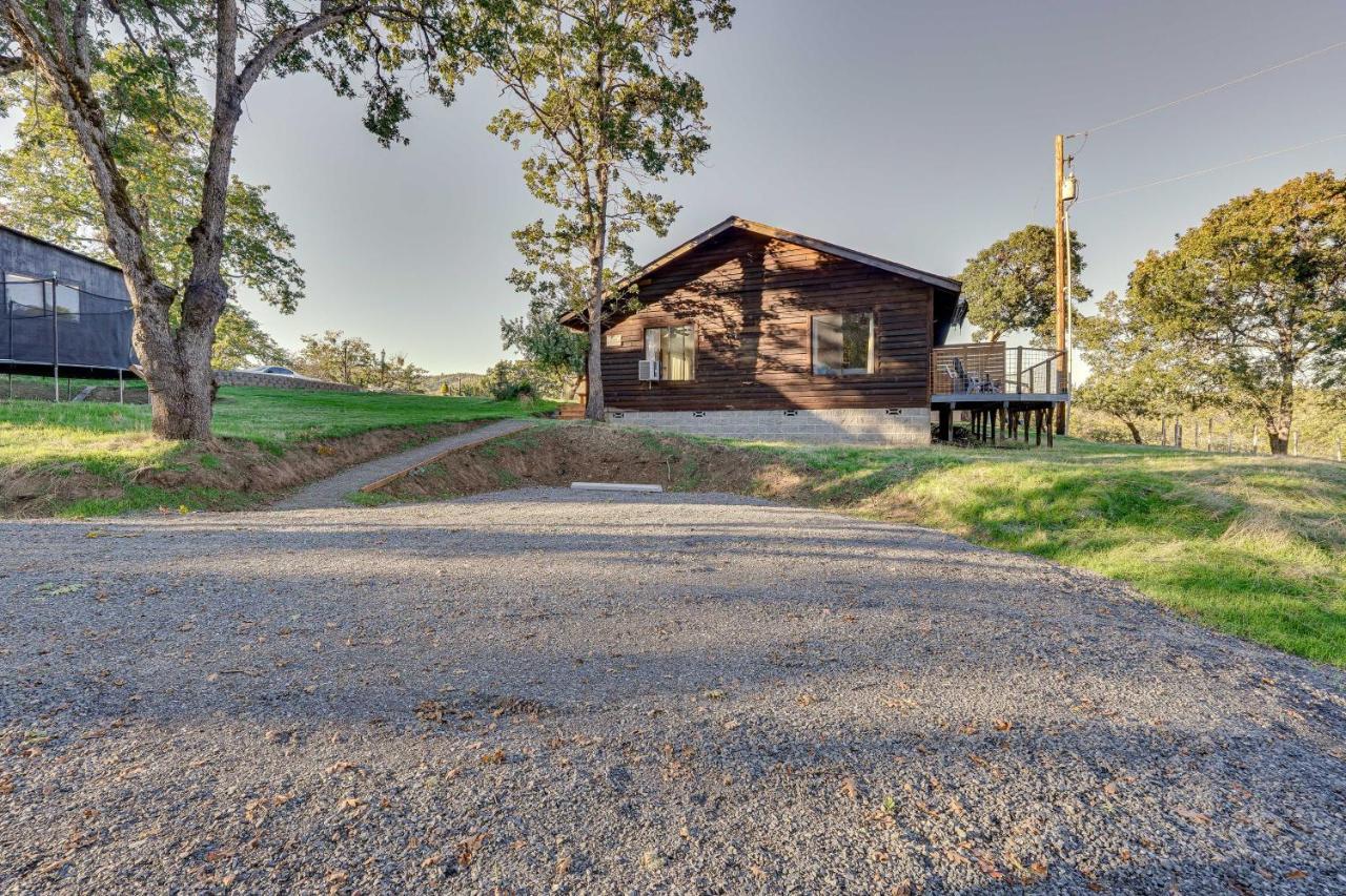 Cozy Central Point Bungalow On Working Winery! Eksteriør bilde