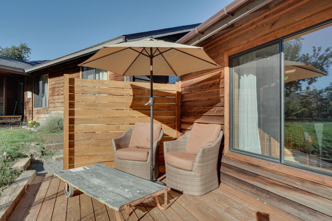 Cozy Central Point Bungalow On Working Winery! Eksteriør bilde